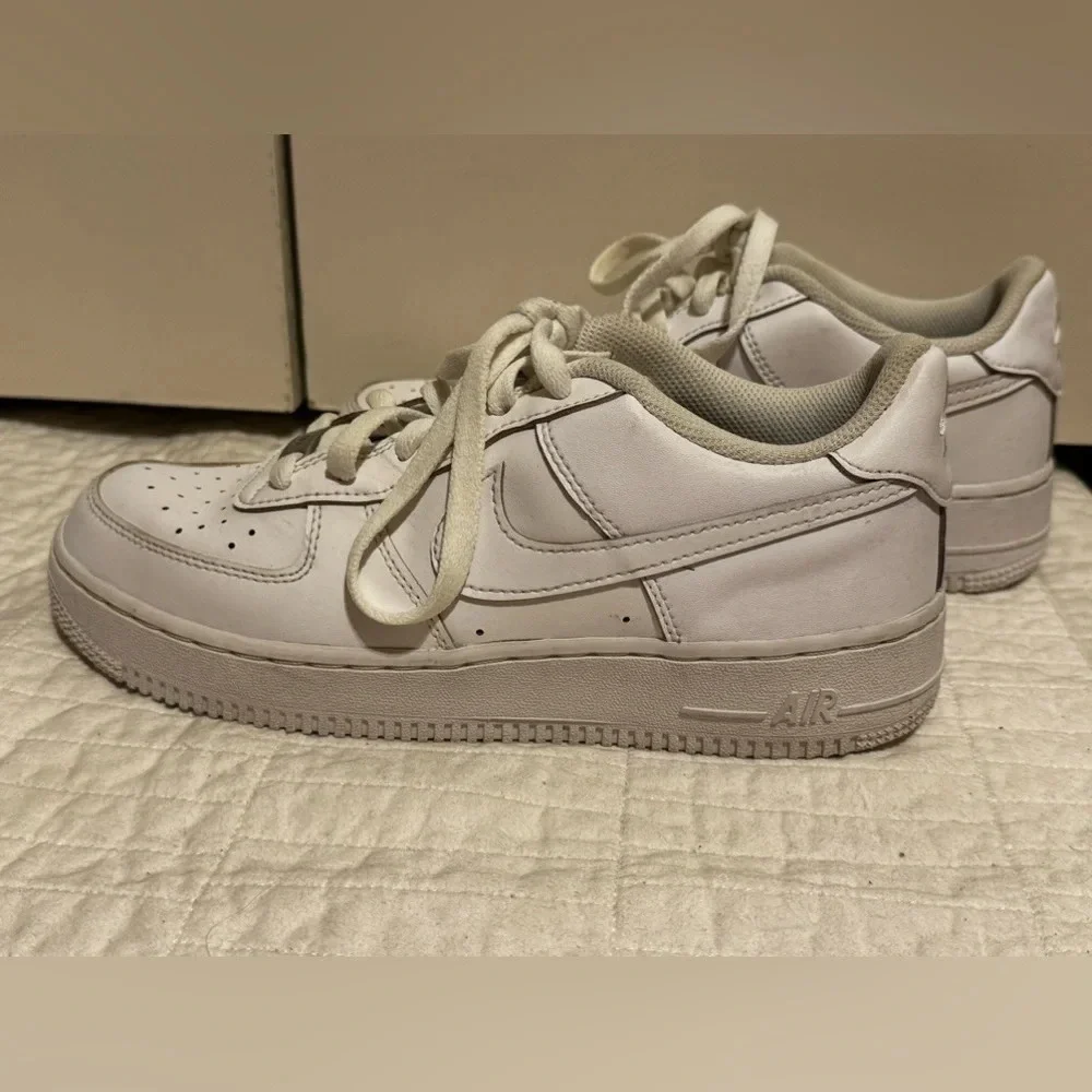 Nike Air Force One White Low Tennis Shoes Sneakers Sz 6.5